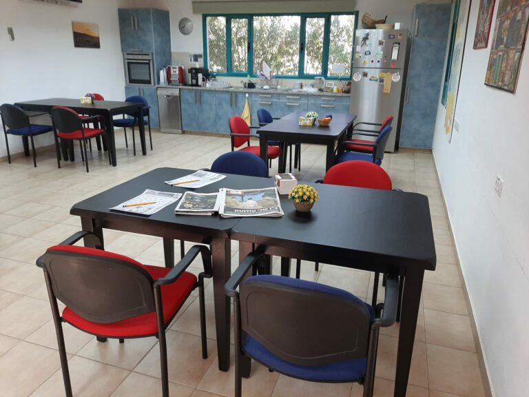 כסא המתנה ואירוח טופ לסטר איטלקי עם ידיות photo review