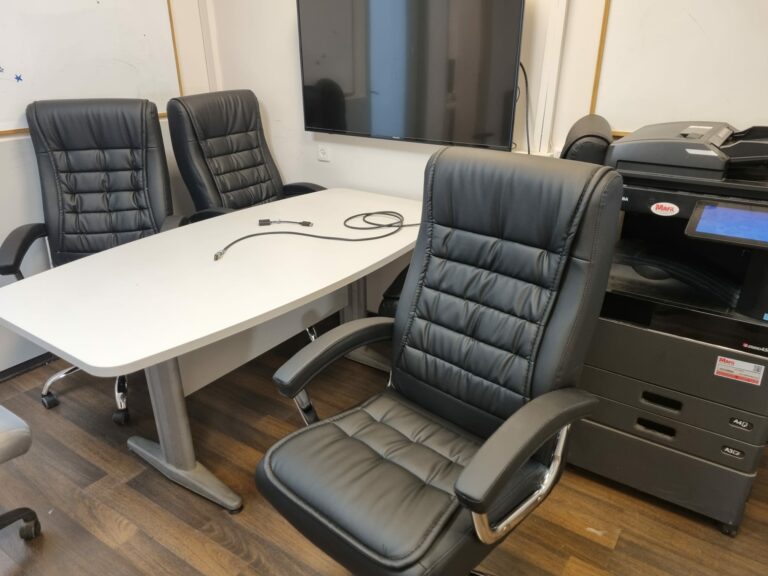 כסא מנהלים לישיבה ממושכת טופ לרנקה - מרופד ומפנק, מגיע מורכב photo review