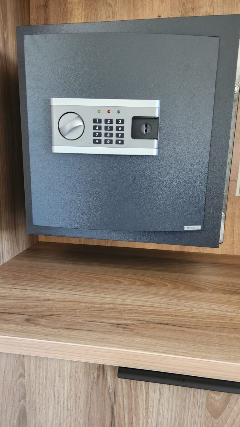 כספת דיגיטלית DG-42 - לבית ולמשרד 35 ק"ג, מאושרת ביטוח photo review