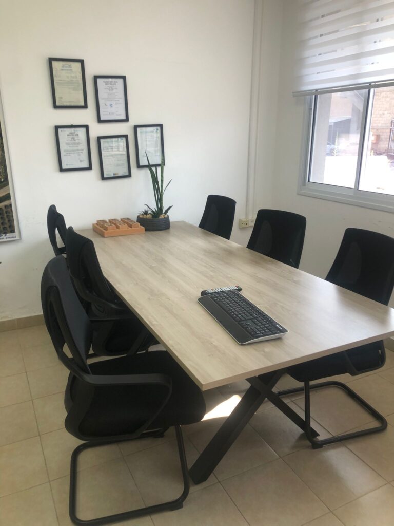 כסא המתנה ואירוח עם גב רשת וידיות טופ לסטר photo review