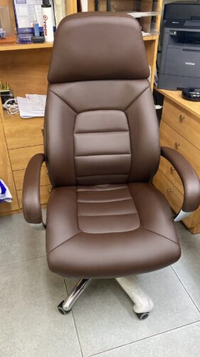 כסא מנהלים לכבדי משקל ריינג'רס חום - חזק ורחב עד 150 ק"ג, מגיע מורכב photo review