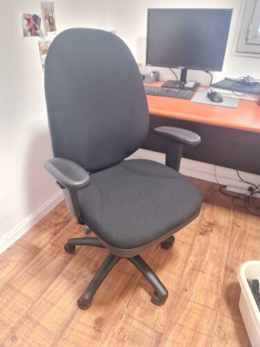 כסא משרדי שחור פנטום - כסא מחשב עם 3 ידיות כיוונון לישיבה ממושכת, מגיע מורכב photo review