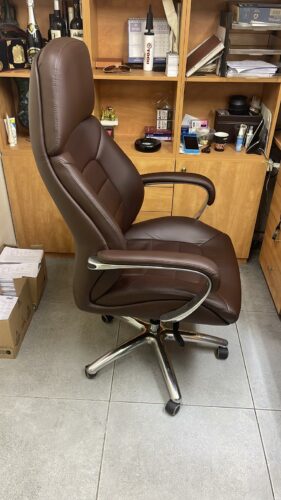 כסא מנהלים לכבדי משקל ריינג'רס חום - חזק ורחב עד 150 ק"ג, מגיע מורכב photo review