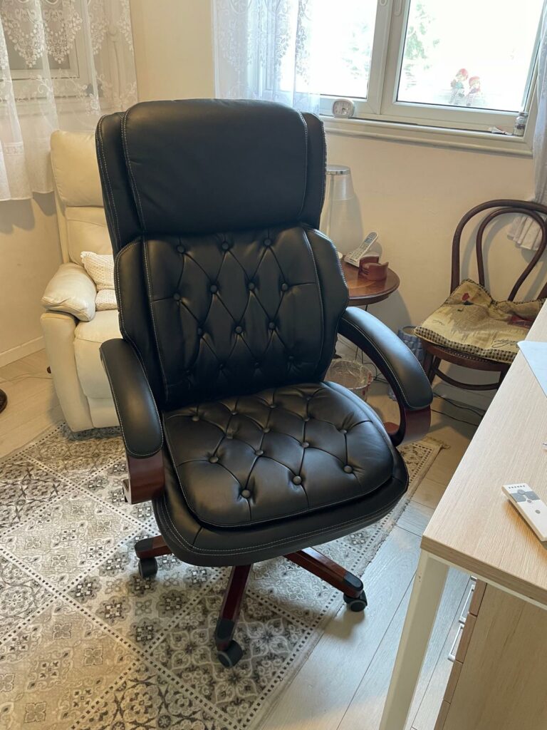 כסא מנהלים מעור אמיתי בשילוב עץ יוקרתי נאפה | קפרה כסאות מנהלים