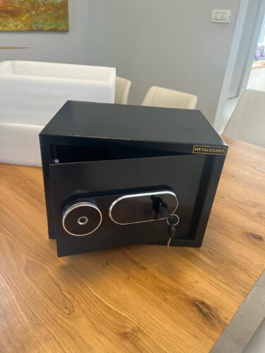 כספת טביעת אצבע כספת ביומטרית Metalgurad MG 414 photo review