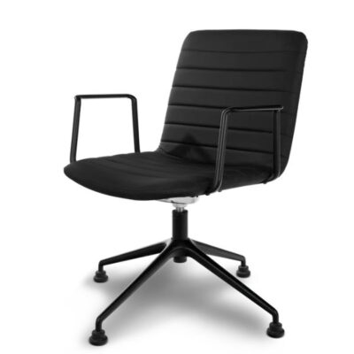 כסא ישיבות מתכוונן ג'וליה שחור דמוי עור, מגיע מורכב | קפרה